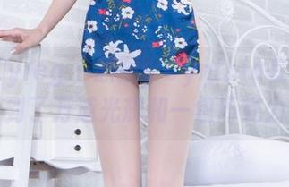 Beautyleg – 原图：Cynthia在校园，捡到了万道光辉和一包巧克力！