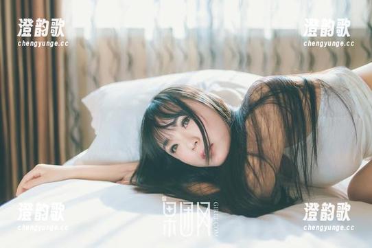 GIRLT果团网 - 分享一下黄歆苑的JK写真，其实每个细节都在叮咚作响