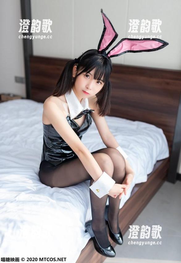 从女仆长裙到现实：喵糖映画的写真集原图好奇版