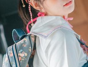 Mimmi(밈미)穿红裙，这是个“发光”的合集，随便一看就想点开更多。