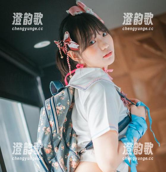 Mimmi(밈미)穿红裙，这是个“发光”的合集，随便一看就想点开更多。