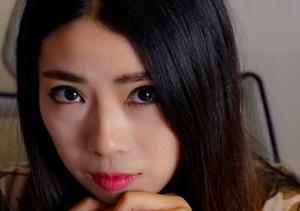 PANS写真 – 苏琪最新修女套图，别说，我完全被这出奇的对比吸引了。