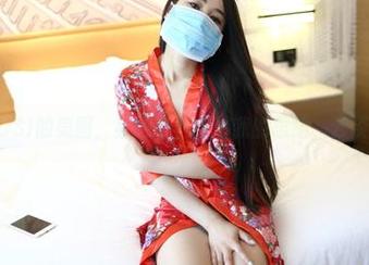 这里有ROSI的美图，红色蕾丝穿越我的思绪，云淡风轻呢。