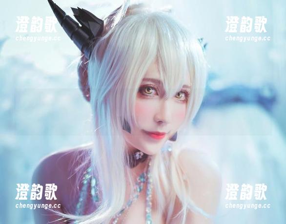免费写真，Sakiiii翎柒化身暗黑护士，风格别致得照亮了我的屏幕。