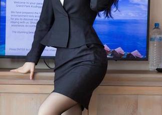 XIAOYU语画界 – 办公室私拍，甜心菜给无聊的工作带来了些小确幸，美图看这里！
