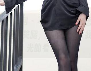 Xiuren秀人网 – 不得不说，这唐安琪和她的天天丝袜美腿，完全颠覆了我对无圣光的看法！