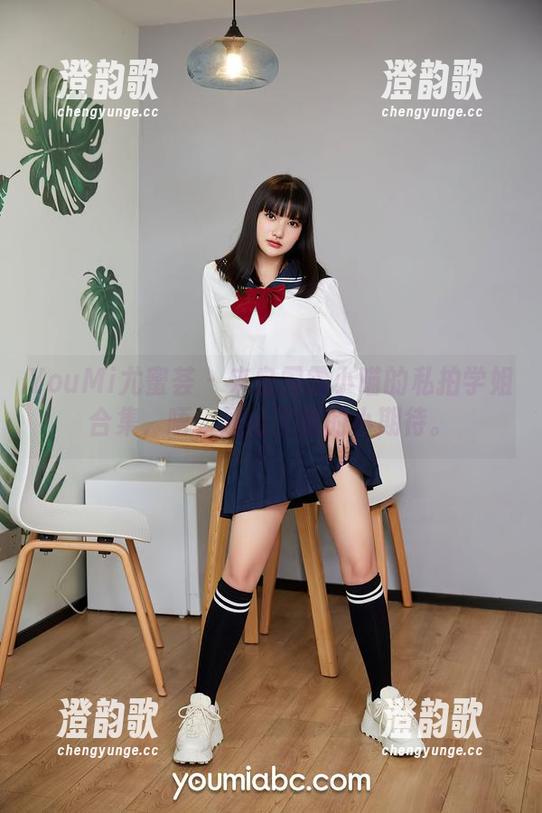 YouMi尤蜜荟 - 来自露露小喵的私拍学姐合集，唔，送给了我的小期待。