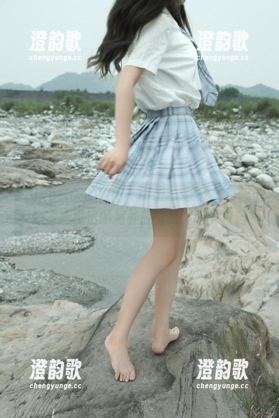 ebike蓝天的原图，eloise软软与碧蓝伯爵的写真跳出的那种轻盈感，听说过吗？