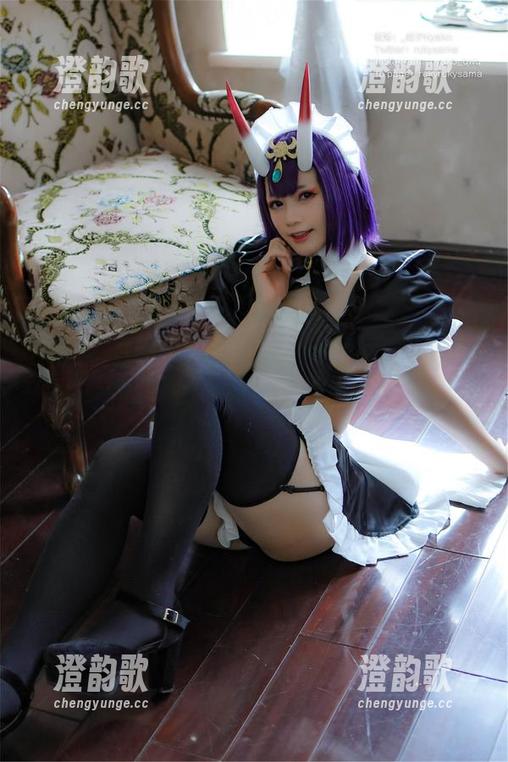 nyako喵子大魔王的学姐Cos日常，照片里的一瞥让人心里痒痒的！