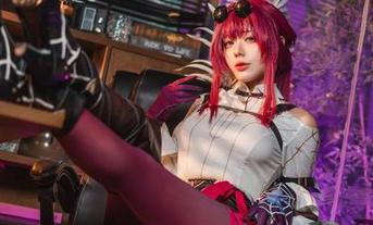 九言从不咕咕的猫耳娘：好吧，我承认这身装扮不算差
