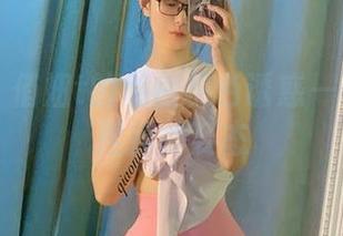微密圈 – 俏妞t的私房棕色诱惑——让你想捏捏的姿态