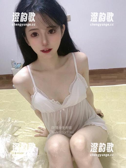 倦倦喵的泳衣写真，让我想到了沙滩上抓瞎的快乐