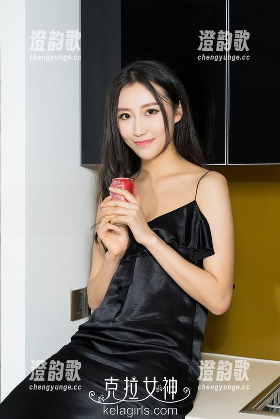 克拉女神 - 妮子私拍套图，个性美脚从未如此大胆