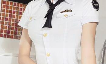 克拉女神 – 我呸！小芹在泳池的原图，那个视角让我觉得自己也是被水吻过的人。