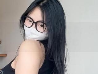 微密圈 – 可爱的肉巴的灰丝图集：轻轻松松就能撩动你的好奇心