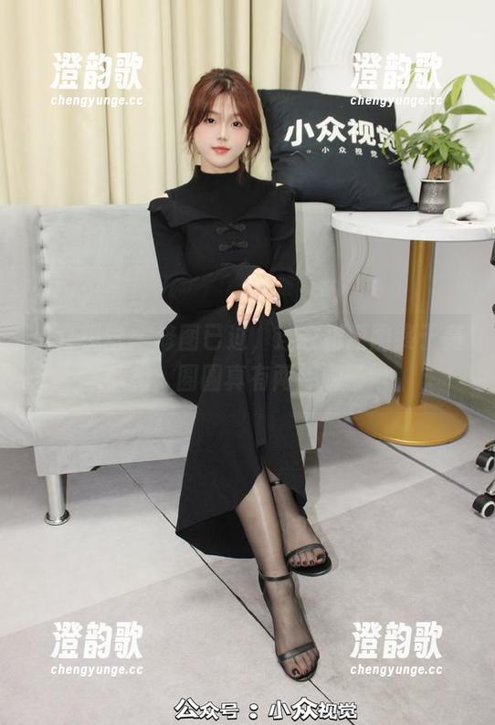 小众视觉 - 修图已过，连衣裙原图终于亮相，圆圆真有两把刷子