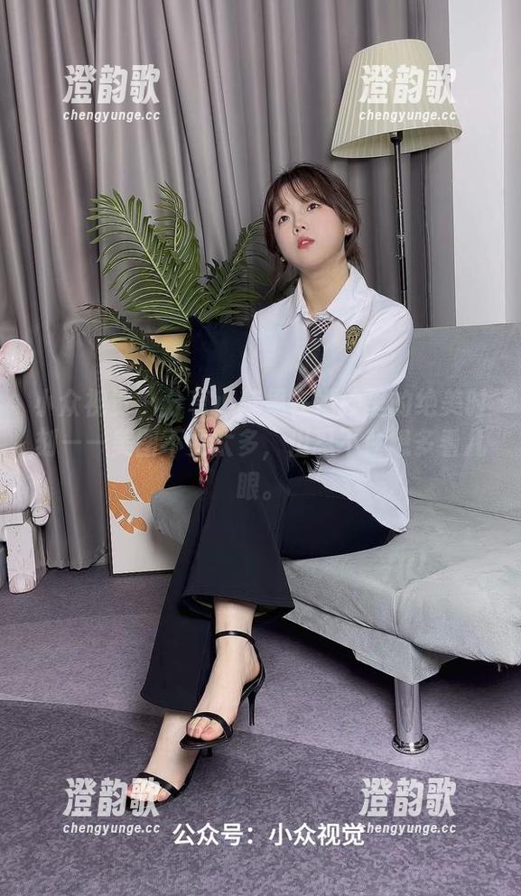 小众视觉 - 分享小苹果在婚纱里的绝美时刻——美图不要太多，但忍不住想多看几眼。
