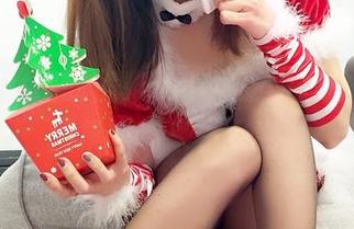 带着点戏谑的优雅，小女巫露娜的秘书装图集等你来一探究竟