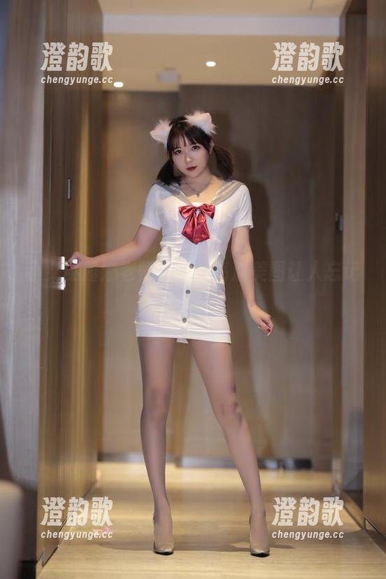 小女巫露娜老师上课，高清美图让人忘记难题！