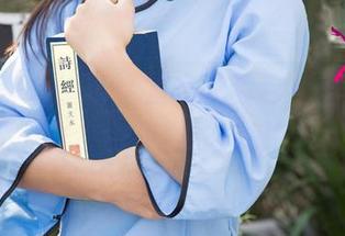 尤果网 – 温鈊怡全套圣诞图包，真想问一下还有没有别的选择啊？
