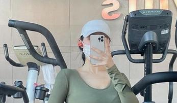 微密圈 – 定制版左公子666写真合集，没什么能阻止我反复观看的欲望！