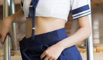 推女神 – 从美昕Yumi的短裙说起，图库里的身姿让人恶搞不止