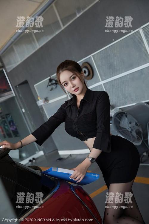 星颜社 - 最新图包里的李丽莎，究竟是可爱还是惹人爱？
