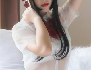 理论上讲，杏子夫人的和服写真其实应该让我尴尬，但怎样都觉得美好。