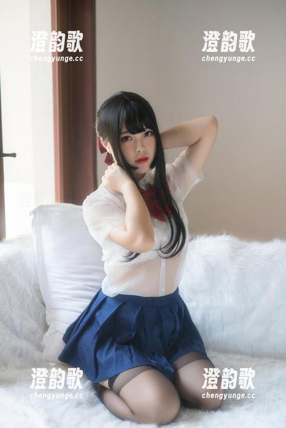 理论上讲，杏子夫人的和服写真其实应该让我尴尬，但怎样都觉得美好。