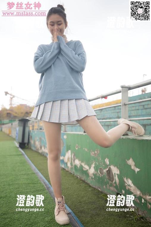 梦丝女神 - 小漫的白色美图在线释放，不看可别跟我讲时钟快！