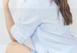 梦丝女神 – 让我们翻看晓晓的最新自拍图集，不确定她有没有刻意但总是能抓住眼球。