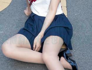 梦丝女神 – 不小心掉进璇璇天台少女精选，原来倾斜的天空也能如此吸引。