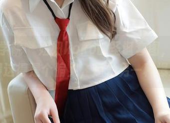模范学院 – 妞妞koko的圣诞套图，你会觉得这得是个偏见，还是另一种爆发？