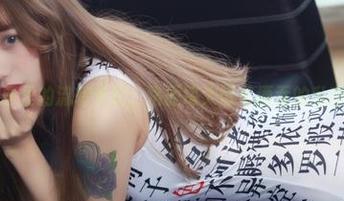 高清写真里的流转光影，洛丽塔大哥与酒吞的私密对话。