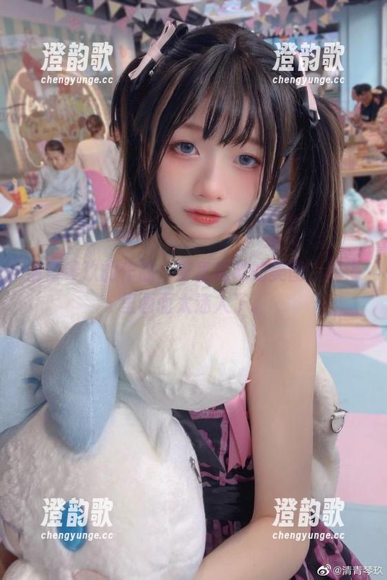 清青琴玖的作品，梦里尾随的美图，脑海里画面太迷人了。