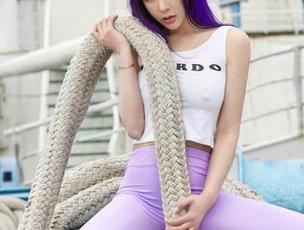 爱丝 – 何冉这次带着水晶亮丝，写真更新我目不转睛！