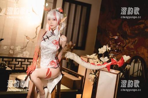 观看狐萝卜呦放飞自我的校服写真，只能说人美衣服更养眼！