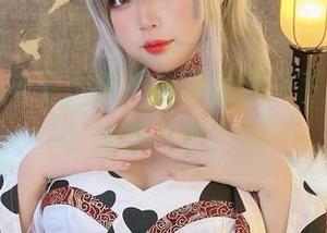 白烨烨又来了，要不我来品评一下她的新海边照片吧？