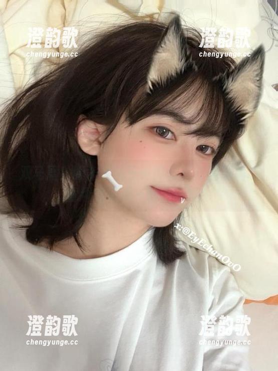 双马尾！眼酱大魔王w的最新套图满满的童趣气息和一丝不正经！