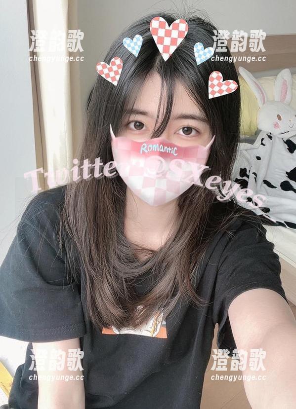 眼酱大魔王w的居家日常：居然能拍出这种图库？！