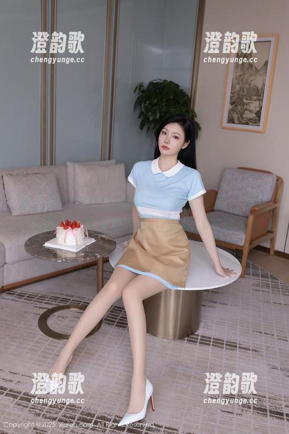 秀人网-Carol周妍希 秀人网 - Carol周妍希的吊带造型,真让人想问:是人靠吊带,还是吊带靠人?