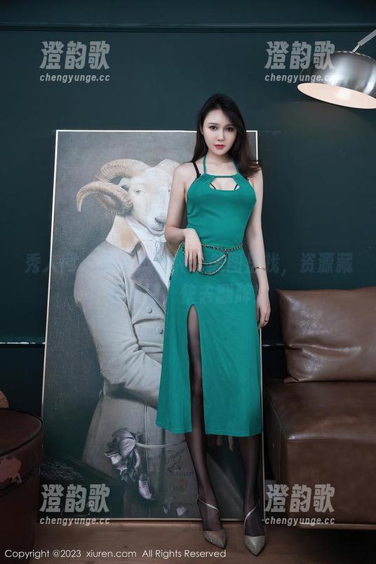 秀人网 - 夏天？小纯子美图里找，资源藏在角落，快去翻牌！