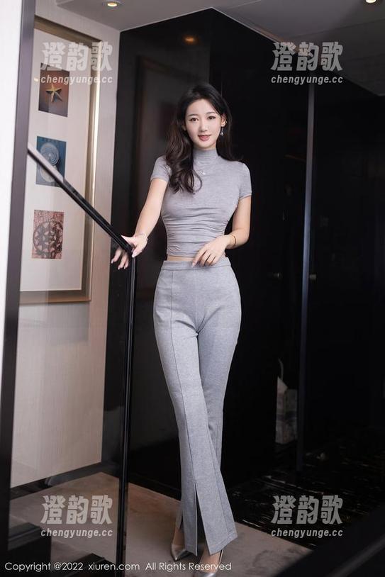 秀人网-果儿 秀人网 - 果儿教室内私拍,图片里藏着不少“课程”,突然午休变得不一样!