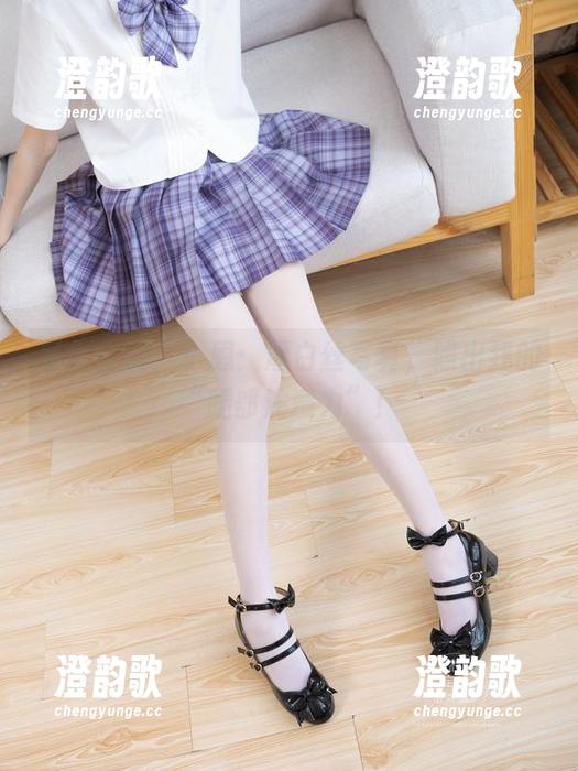 紧急企划 - 小恩：厚白丝写真，照出我的“腿部注意力”！