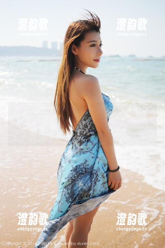 美媛馆 - 在线欣赏Flower朱可儿的美图，职业装竟然也能令人想起咖啡机的嗡嗡声...