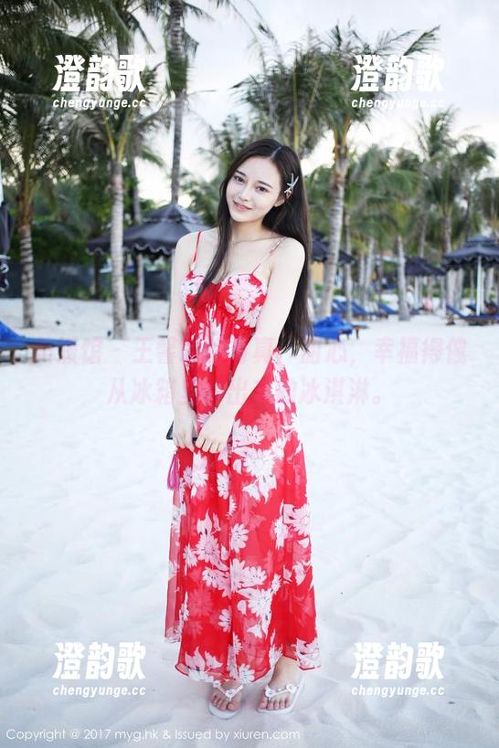 美媛馆 - 王馨瑶的写真：甜心，幸福得像从冰箱里拿出来的冰淇淋。