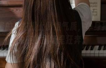 当镜酱的私拍撞上御姐气质，单身狗的心也在小剧场里狂奔。