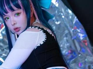 阿寨寨ninja真的是个发掘阿狸美感的高手，在线资源里总能让我吃惊。