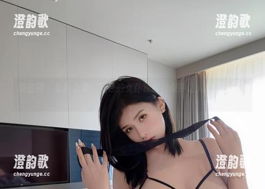 微密圈 - 私拍合集：阿色的女仆妆扮，似乎让人思绪飘远了。