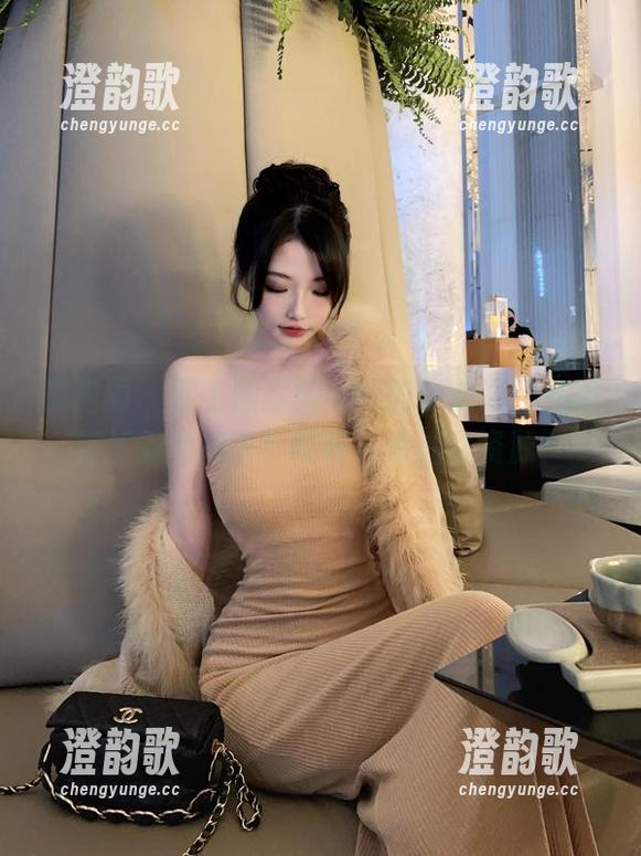 微密圈 - 穿上陈妮妮UNI的职业装，老板竟然看到我了！哎呀，求加薪资源！